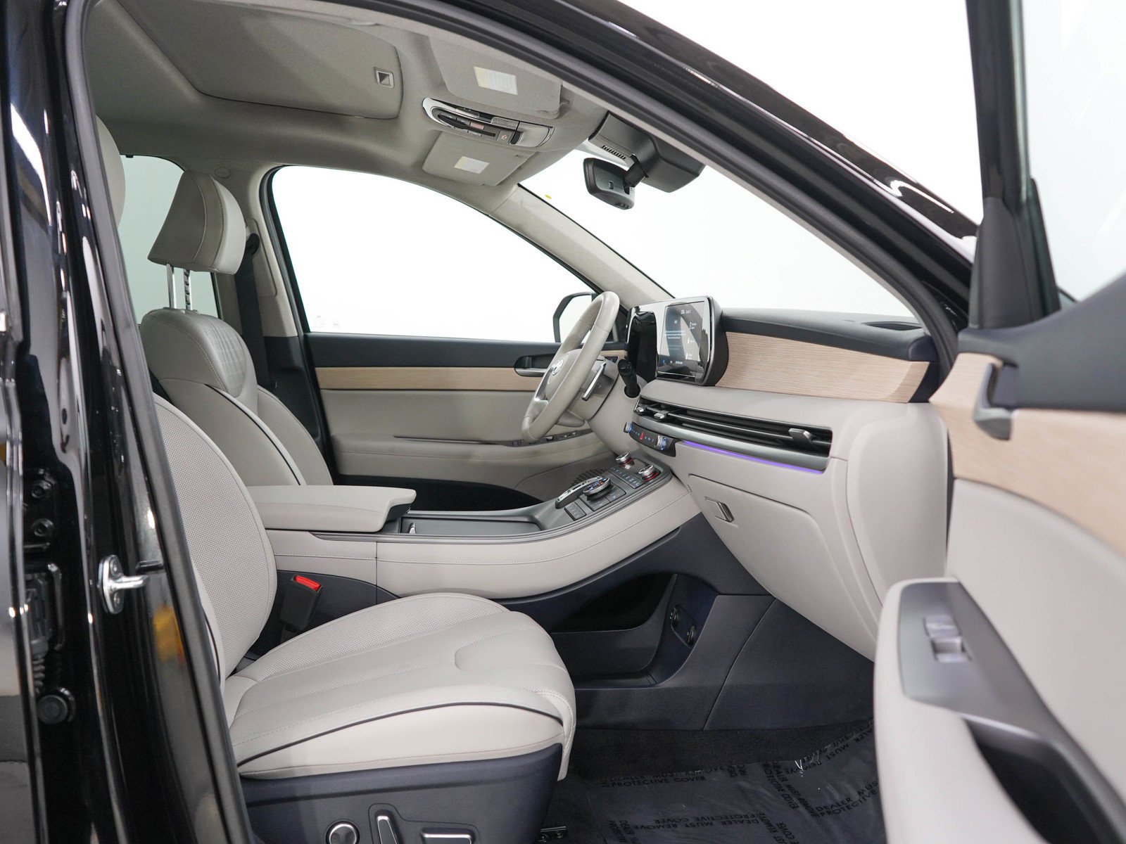 Used 2024 Abyss Black Pearl Hyundai Limited AWD image 12