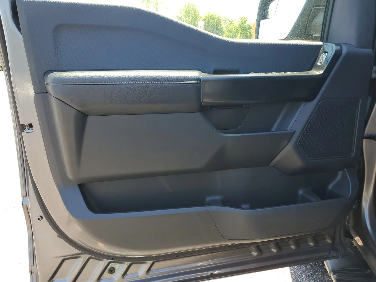 Used 2021 Gray Ford XL image 18
