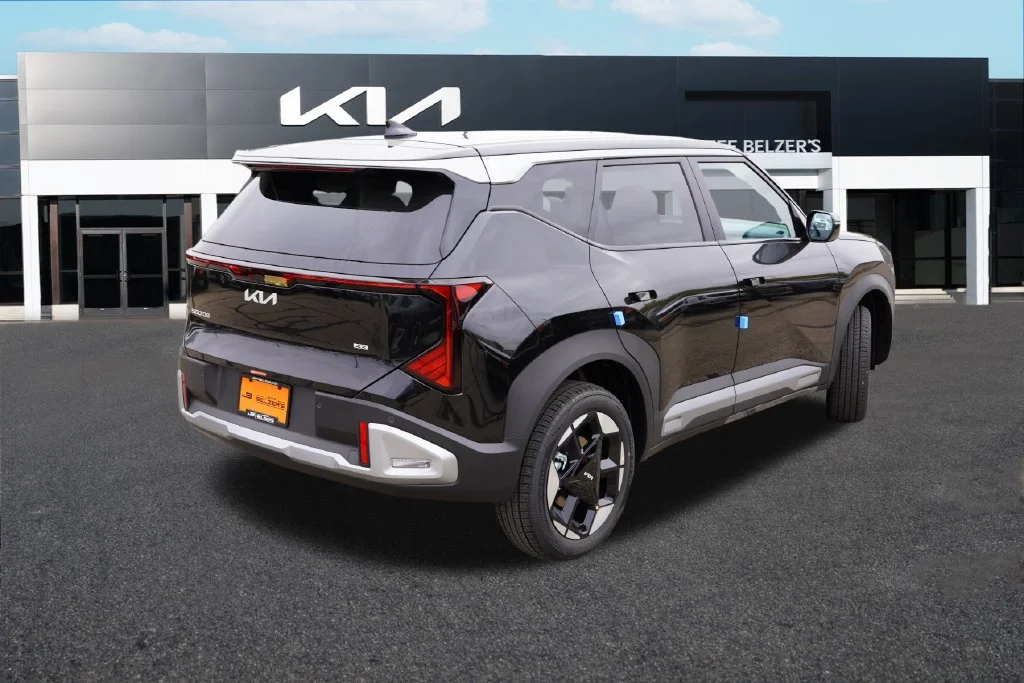 New 2027 Aurora Black Pearl Kia S image 3