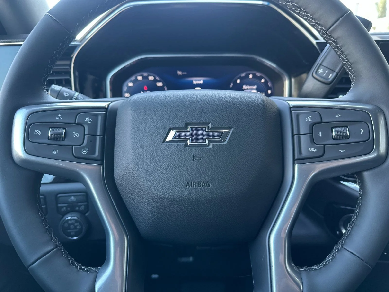 New 2026 Summit White Chevrolet RST image 23