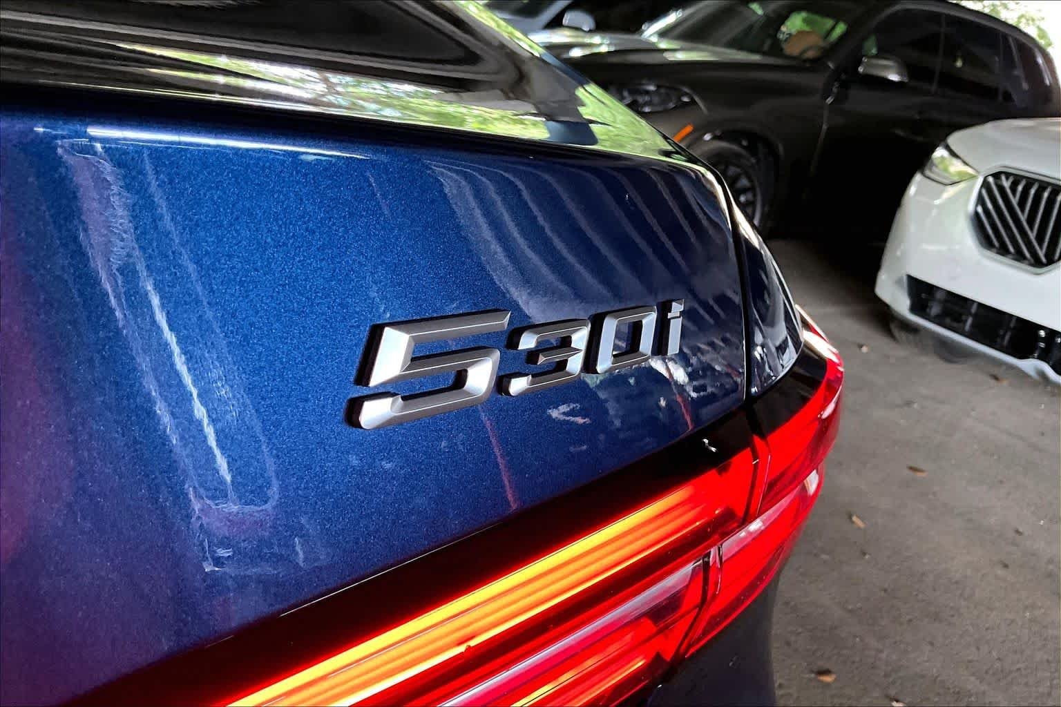 Used 2025 Phytonic Blue Metallic BMW 530i image 9