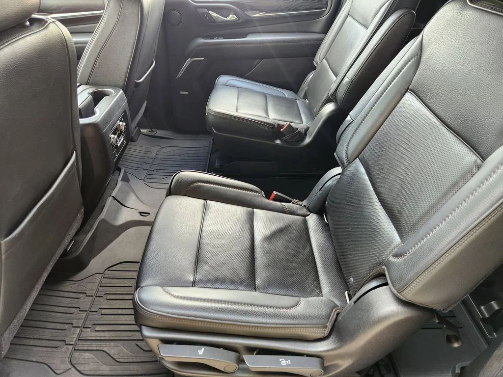 Used 2021 White Frost Tricoat GMC Denali image 31