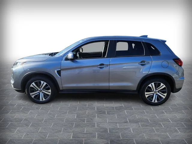 Used 2024 Gray Mitsubishi 2.0 SE image 4