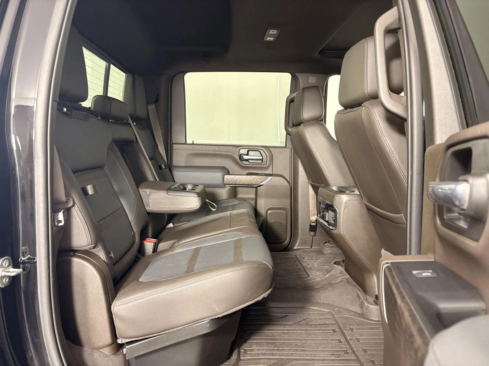 Used 2023 Onyx Black GMC Denali DRW image 20