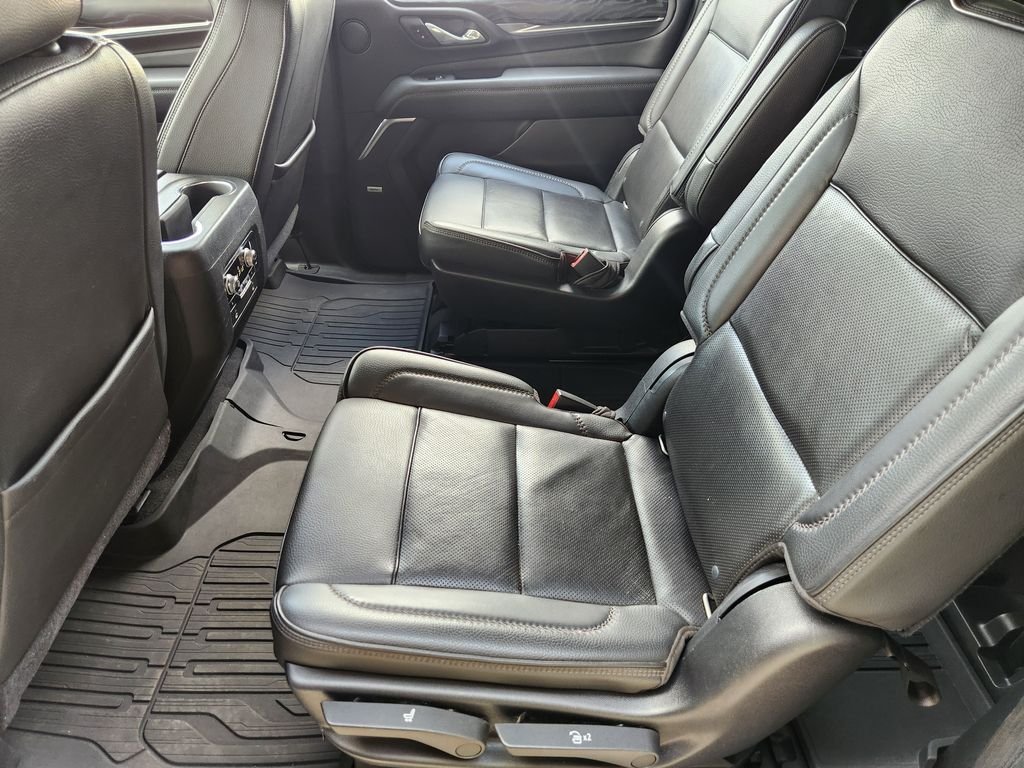 Used 2021 White Frost Tricoat GMC Denali image 31