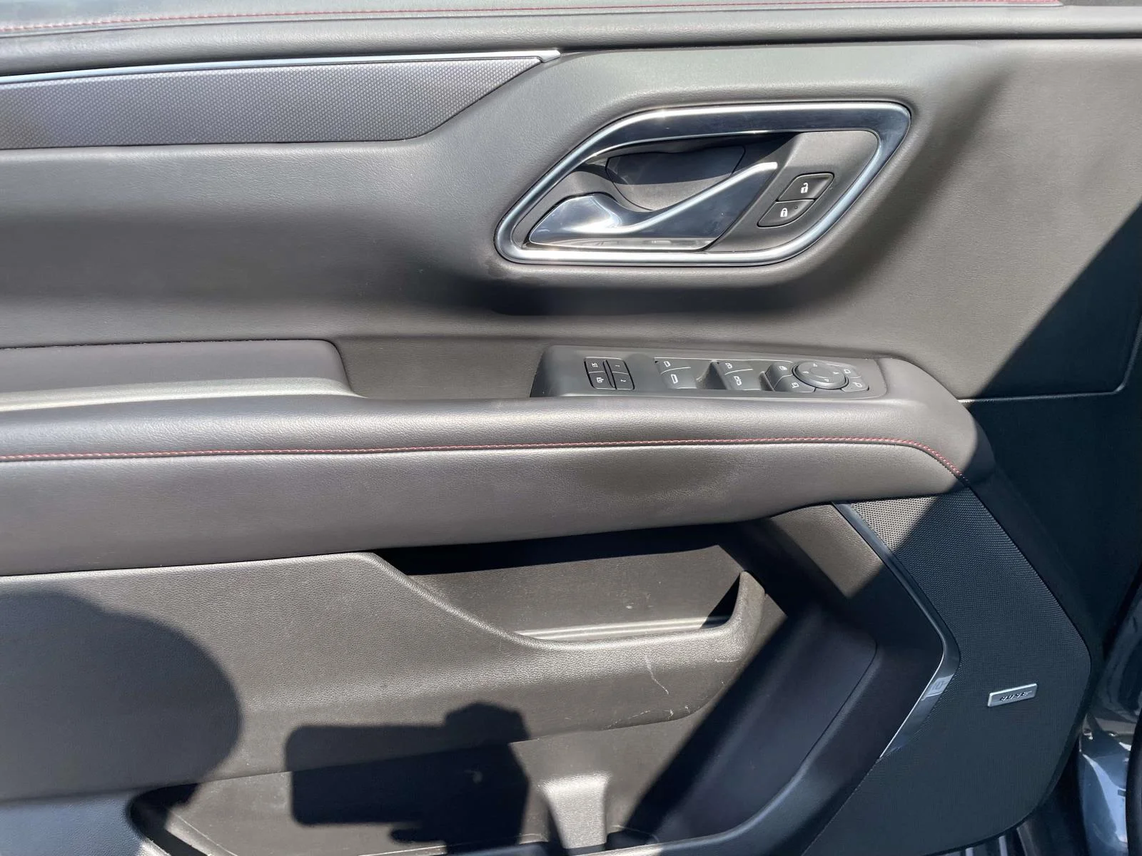 2021 Chevrolet Suburban RST - Photo 18