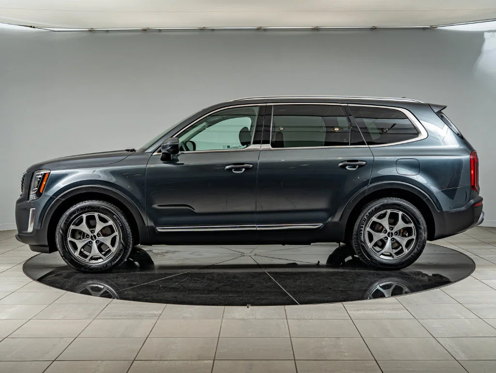 Used 2022 Gravity Gray Kia EX image 8