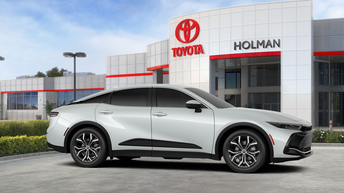 New 2026 Oxygen White Toyota XLE image 13