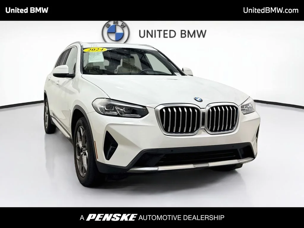 Used 2024 Alpine White BMW sDrive30i image 3