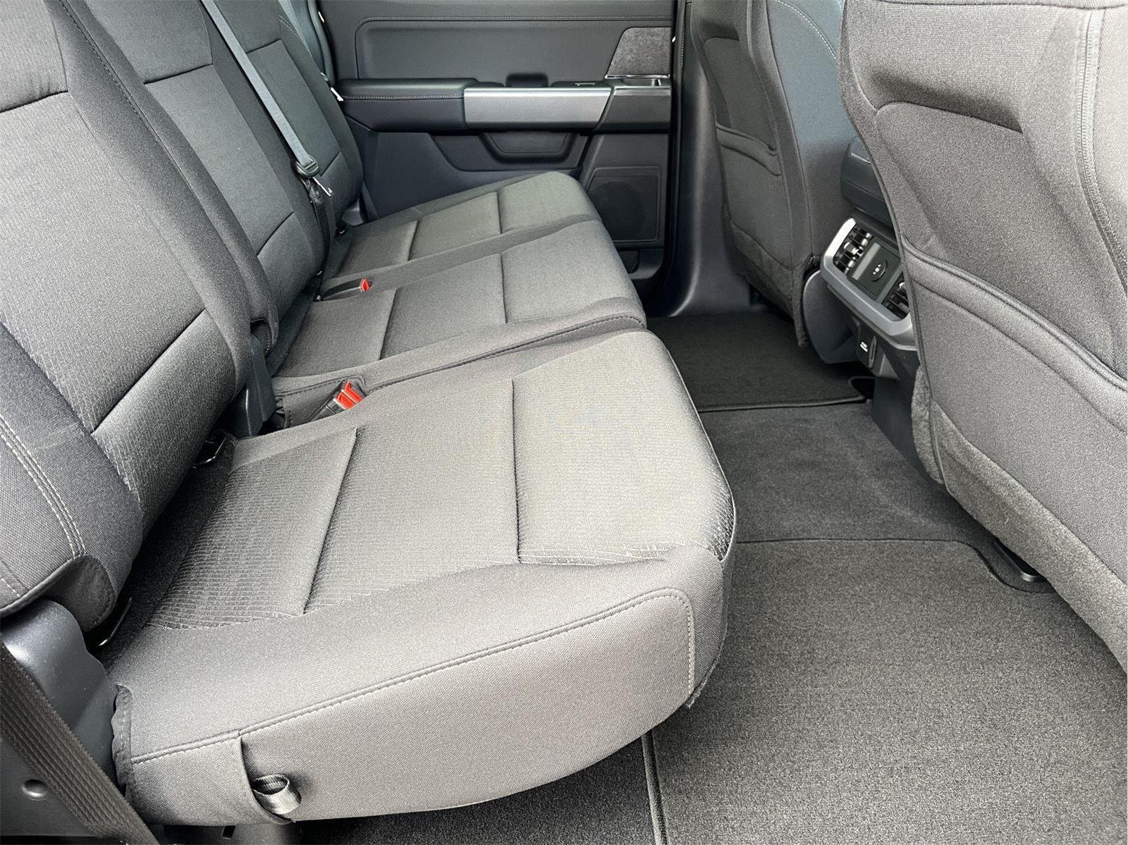 New 2026 Agate Black Metallic Ford XLT image 48