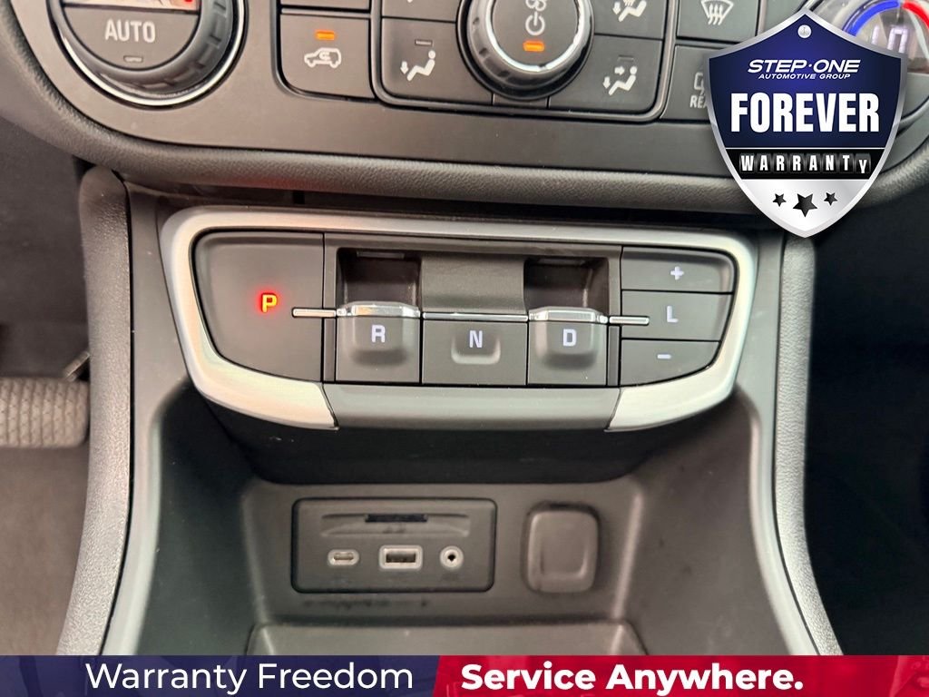Used 2024 Blue GMC SLT image 27