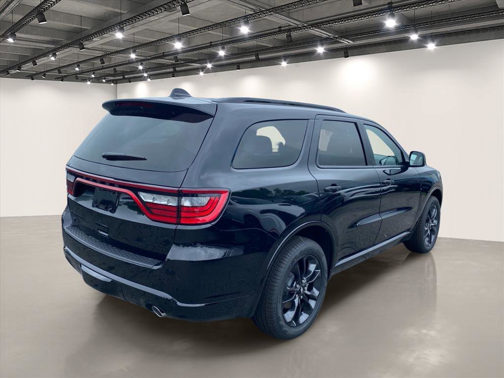 New 2026 Diamond Black Clear-Coat Exterior Paint Dodge GT Plus image 4