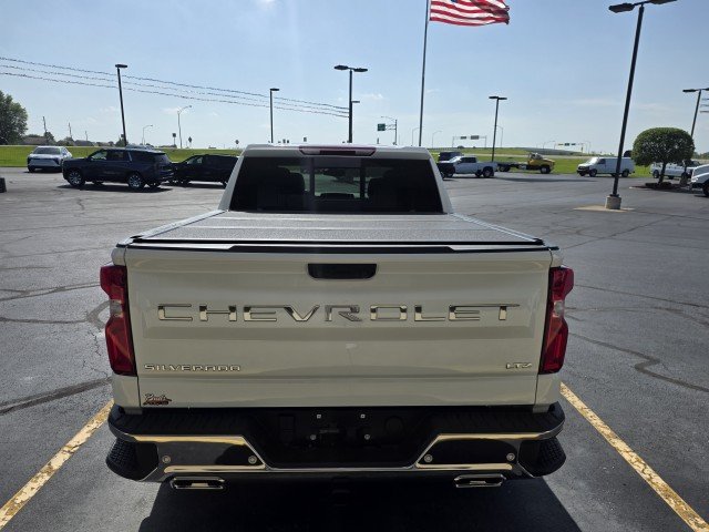 New 2026 Summit White Chevrolet LTZ image 37