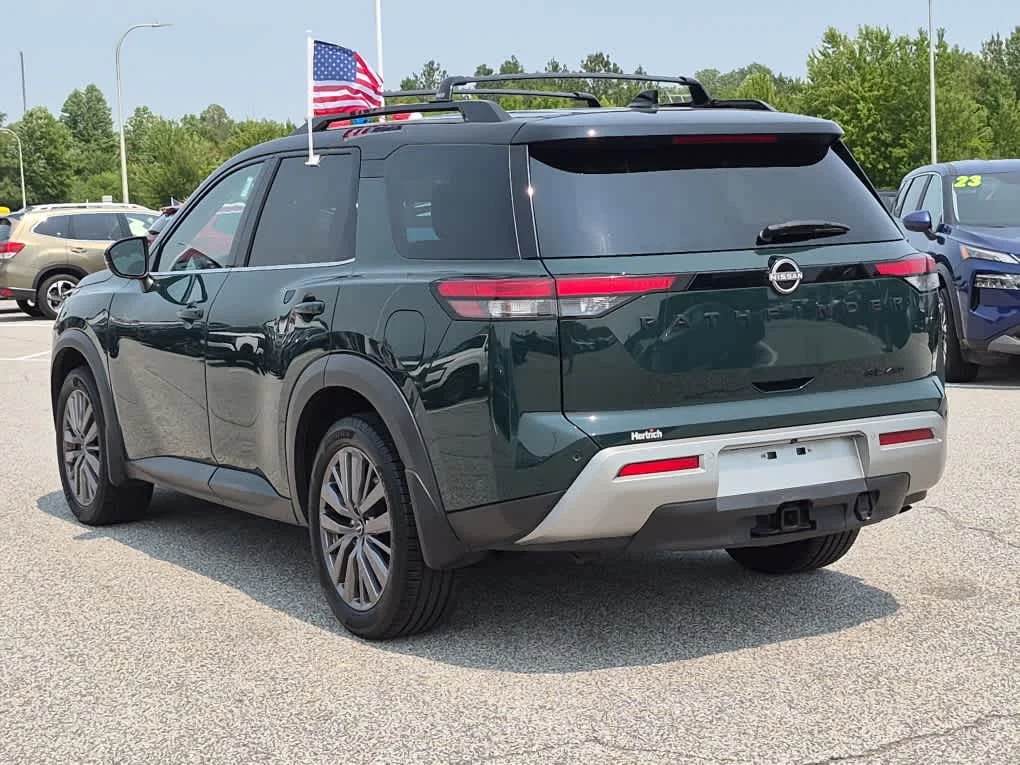 Used 2023 Obsidian Green Pearl/Super Black Nissan SL image 4