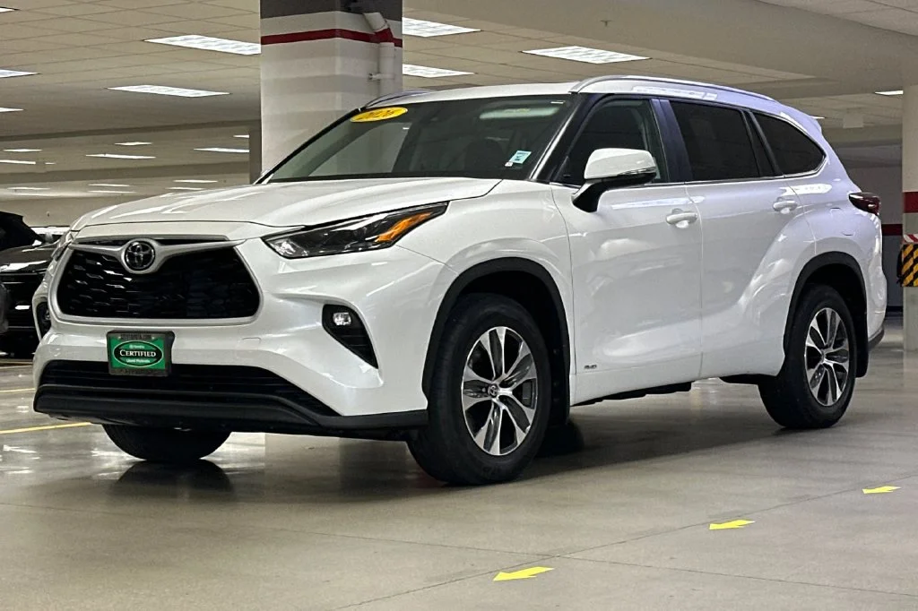 Certified Used 2026 Beige Toyota XLE image 8