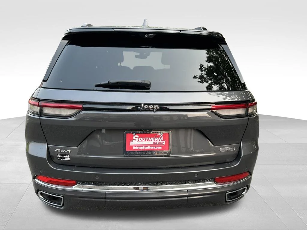 Used 2022 Gray Jeep Overland image 4
