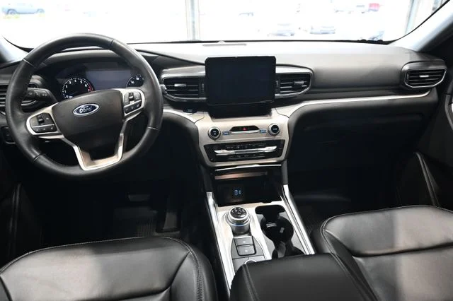 Used 2022 Black Ford XLT image 13