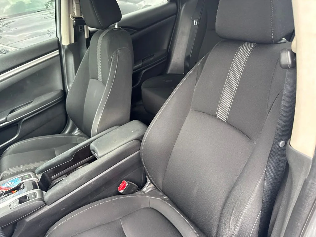 Used 2018 Silver Honda LX image 6