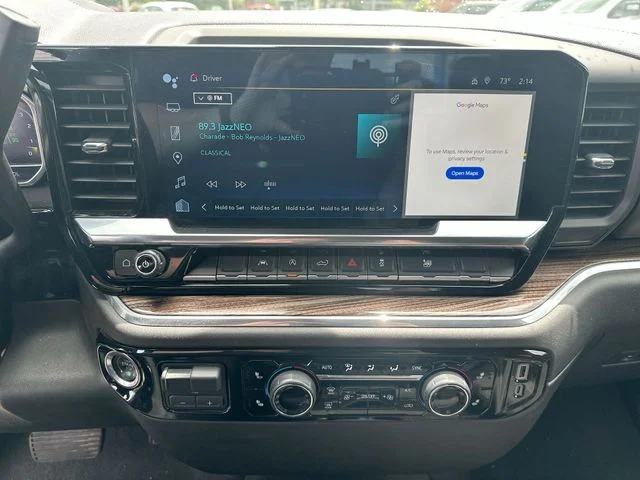 Used 2025 White Chevrolet LT image 16