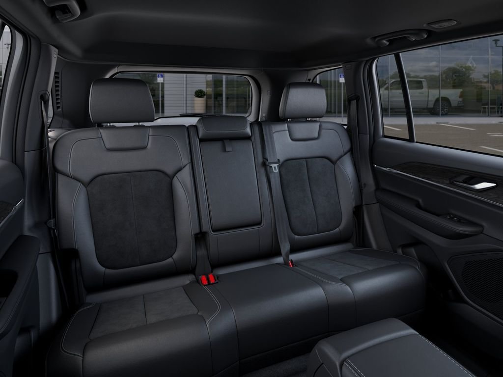 New 2026 Silver Zynith Exterior Paint Jeep Altitude image 15