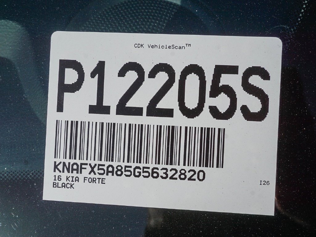 Used 2016 Black Kia EX image 26