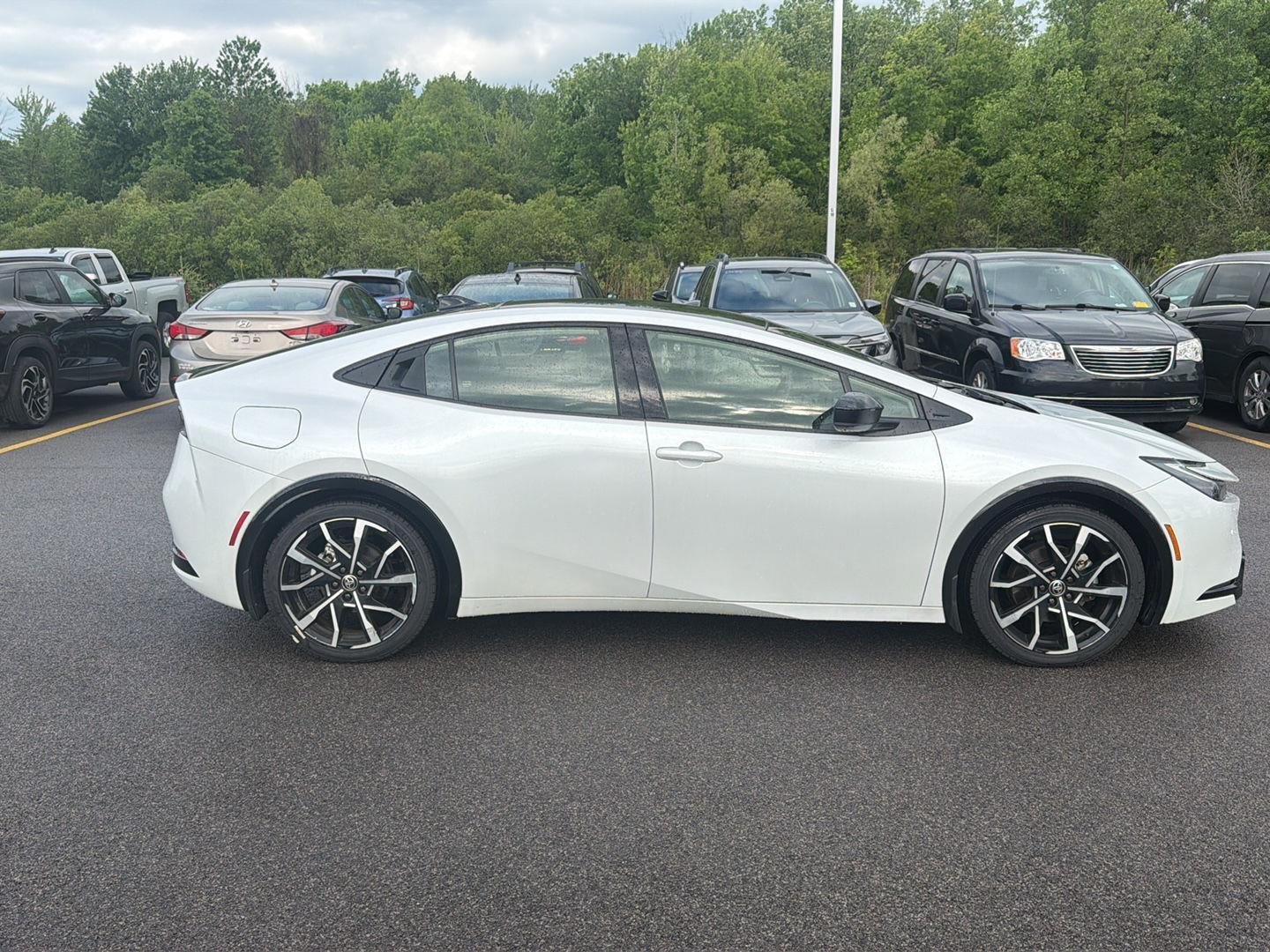 Used 2023 Wind Chill Pearl Toyota XSE image 3