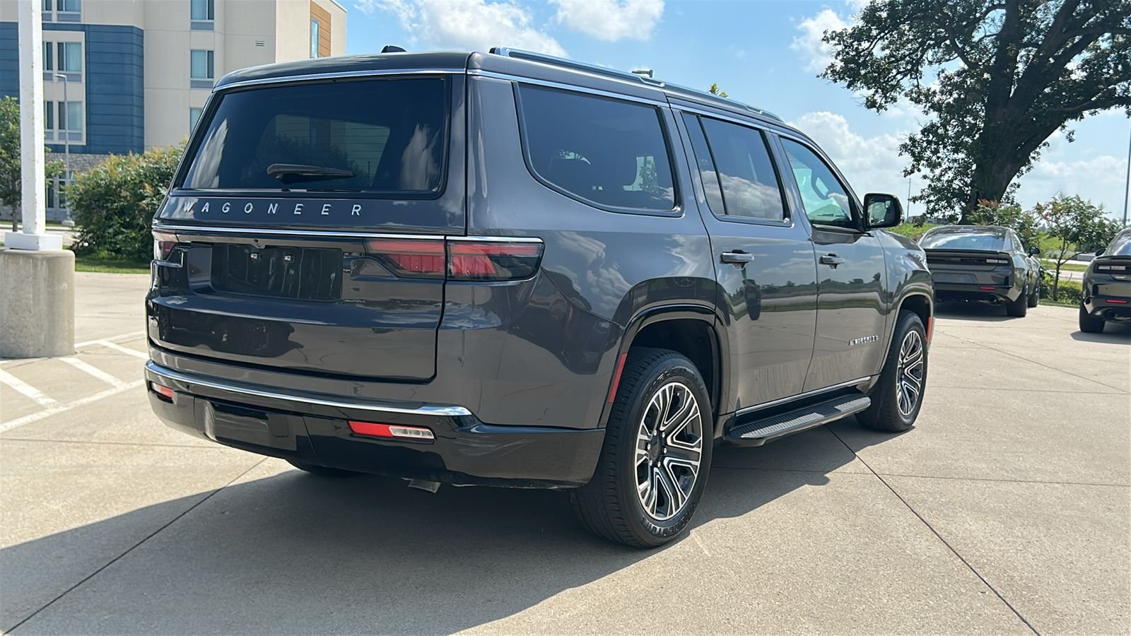 Used 2024 Gray Jeep Base image 4