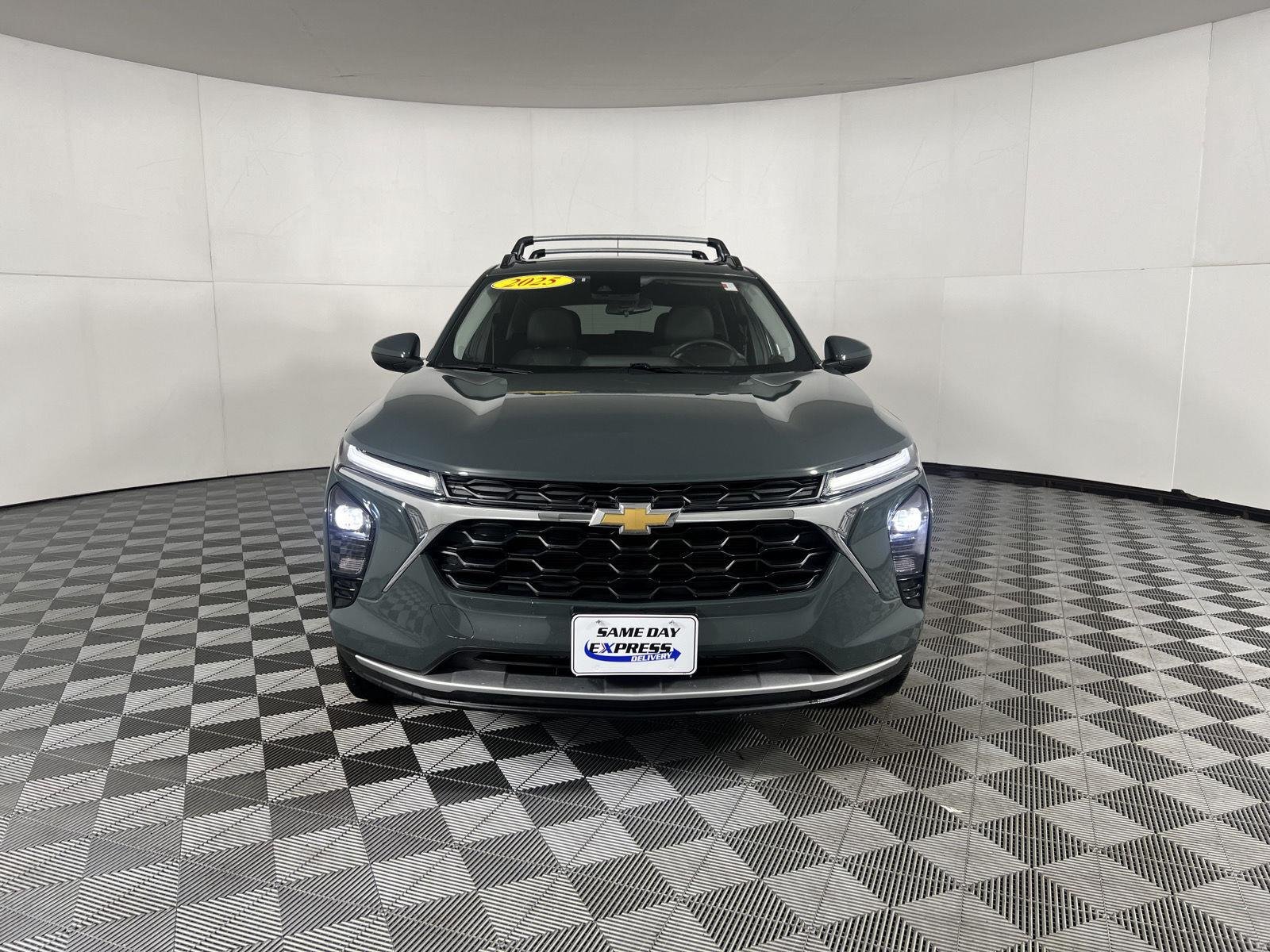 Used 2025 Cypress Gray Chevrolet LT image 2
