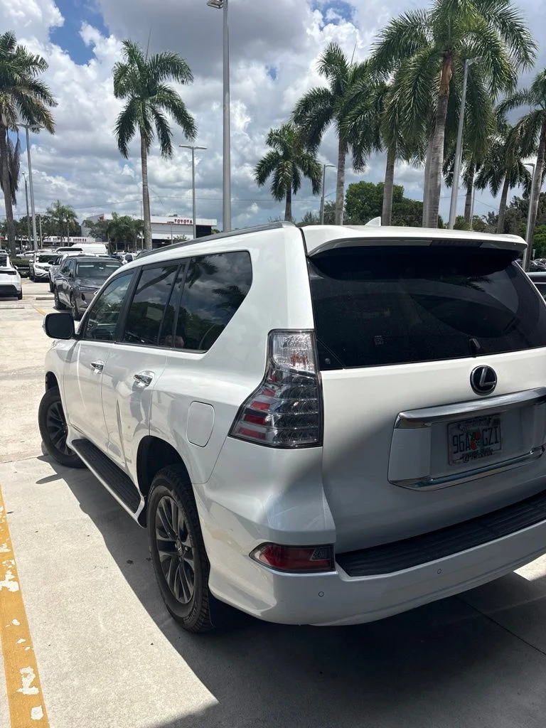 Used 2021 Starfire Pearl Lexus 460 image 3