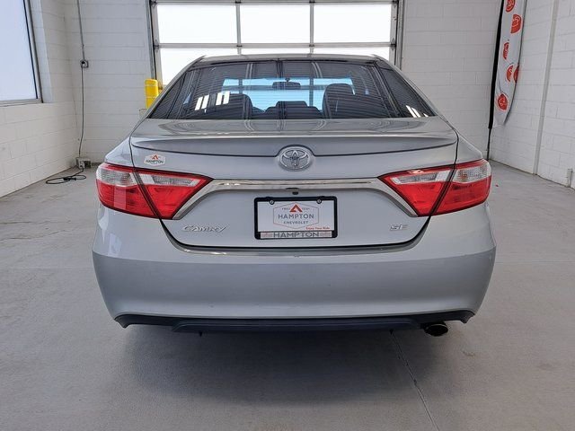 Used 2015 Silver Toyota SE image 6