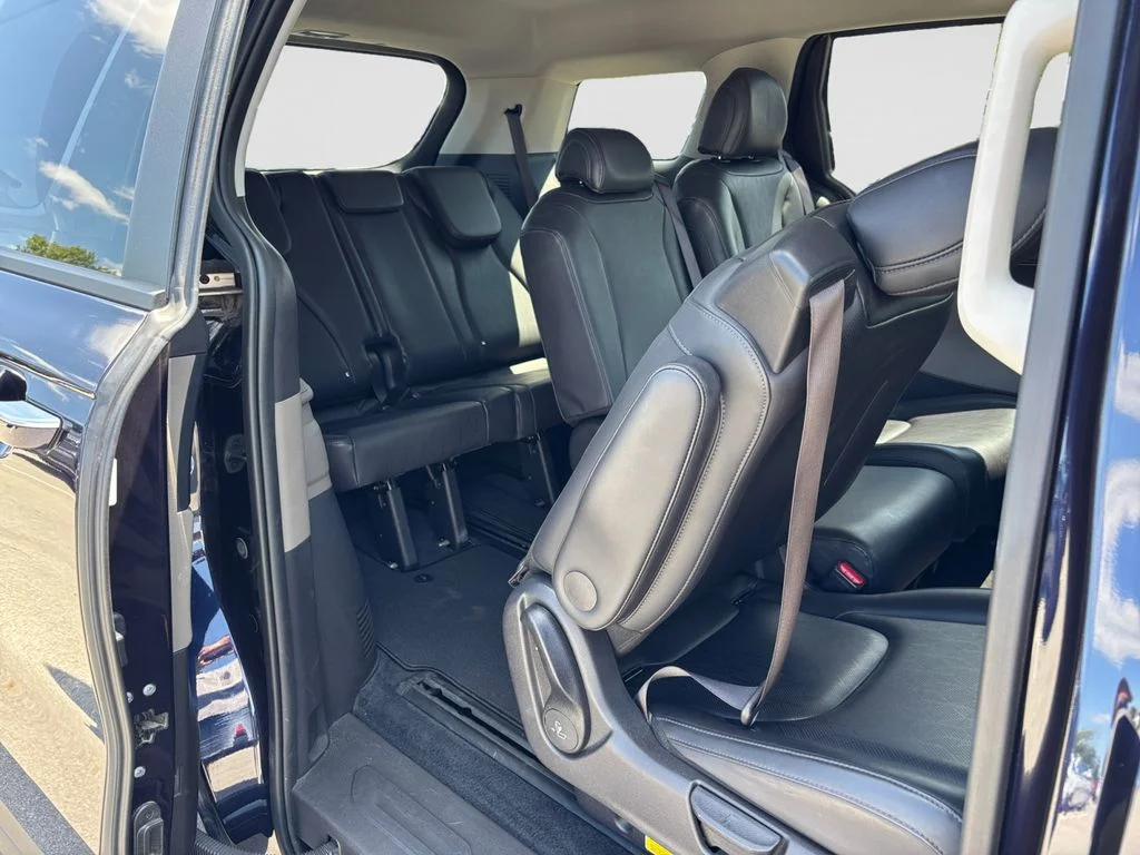 Used 2025 Blue Kia LXS image 50