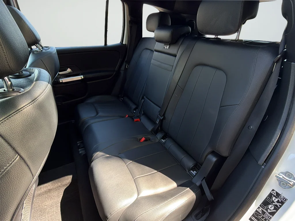 Used 2022  Mercedes-Benz GLB 250 image 30