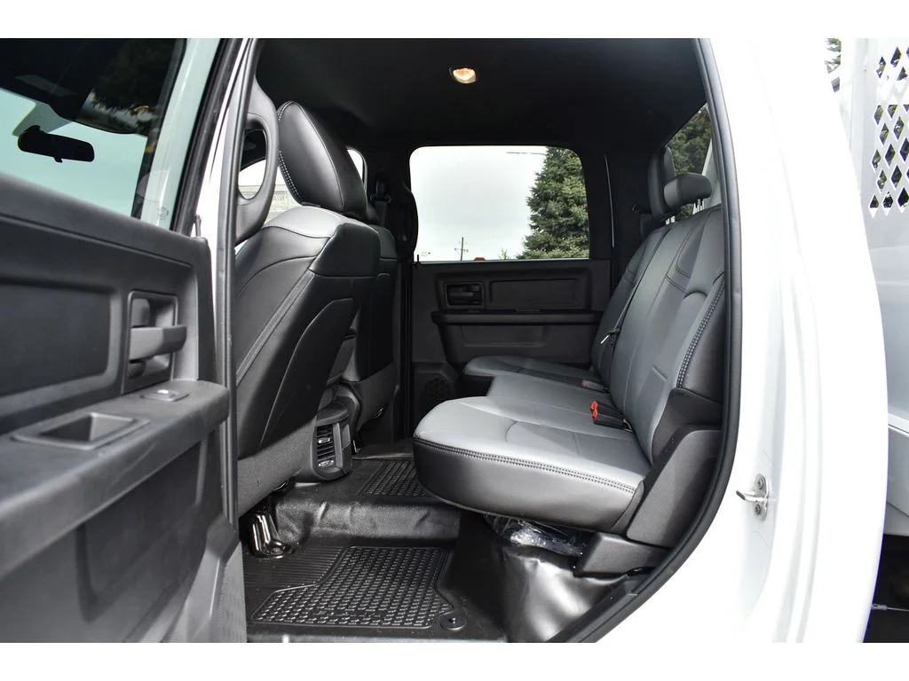 New 2024 Bright White Clearcoat Ram Tradesman image 31