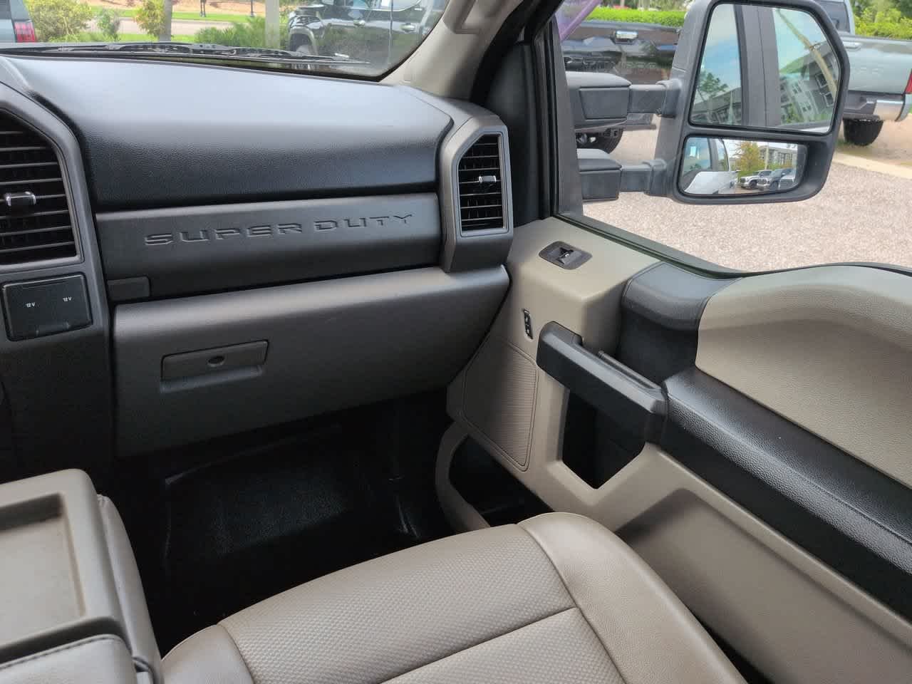Used 2019 Oxford White Ford XL image 16