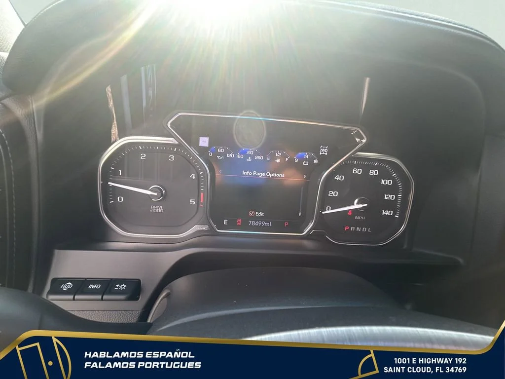 Used 2022 White Frost Tricoat GMC Denali image 18