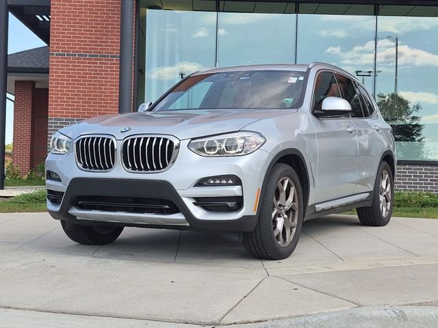 Used 2021 Silver BMW xDrive30i image 3