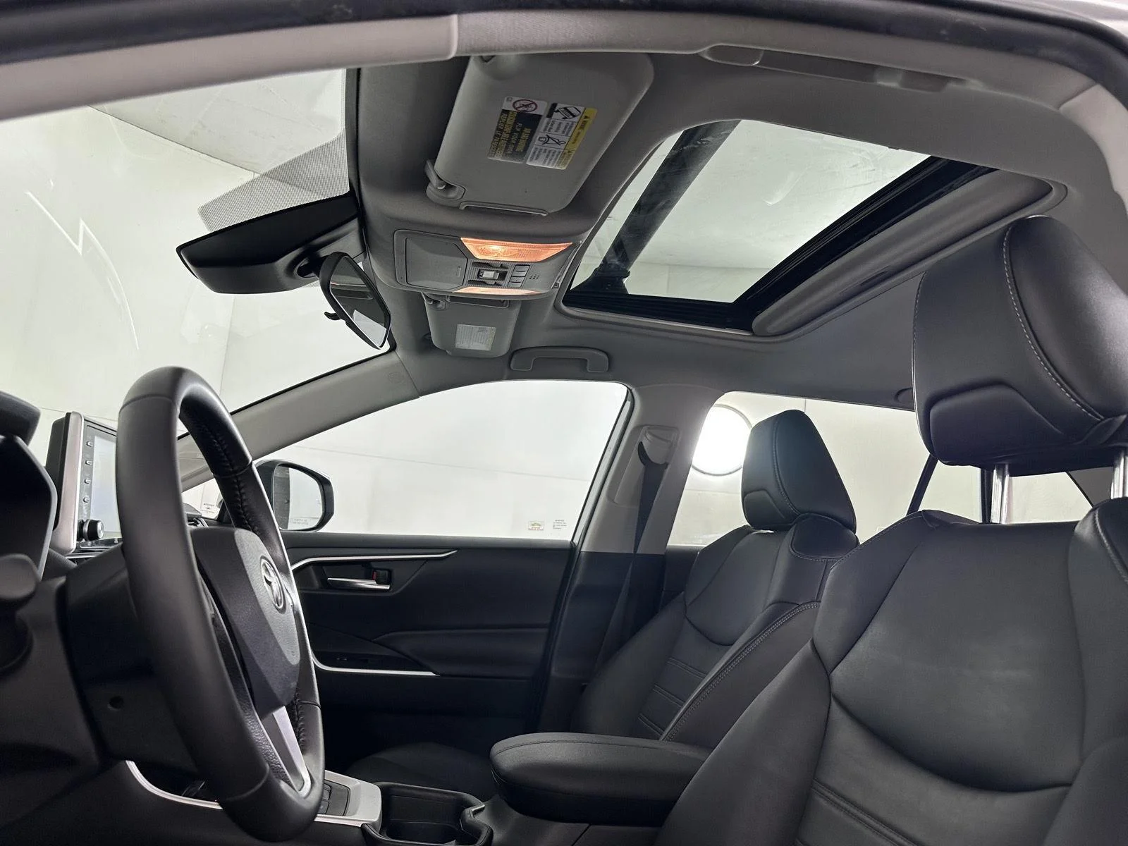 Used 2021 Silver Sky Metallic Toyota XLE Premium image 20
