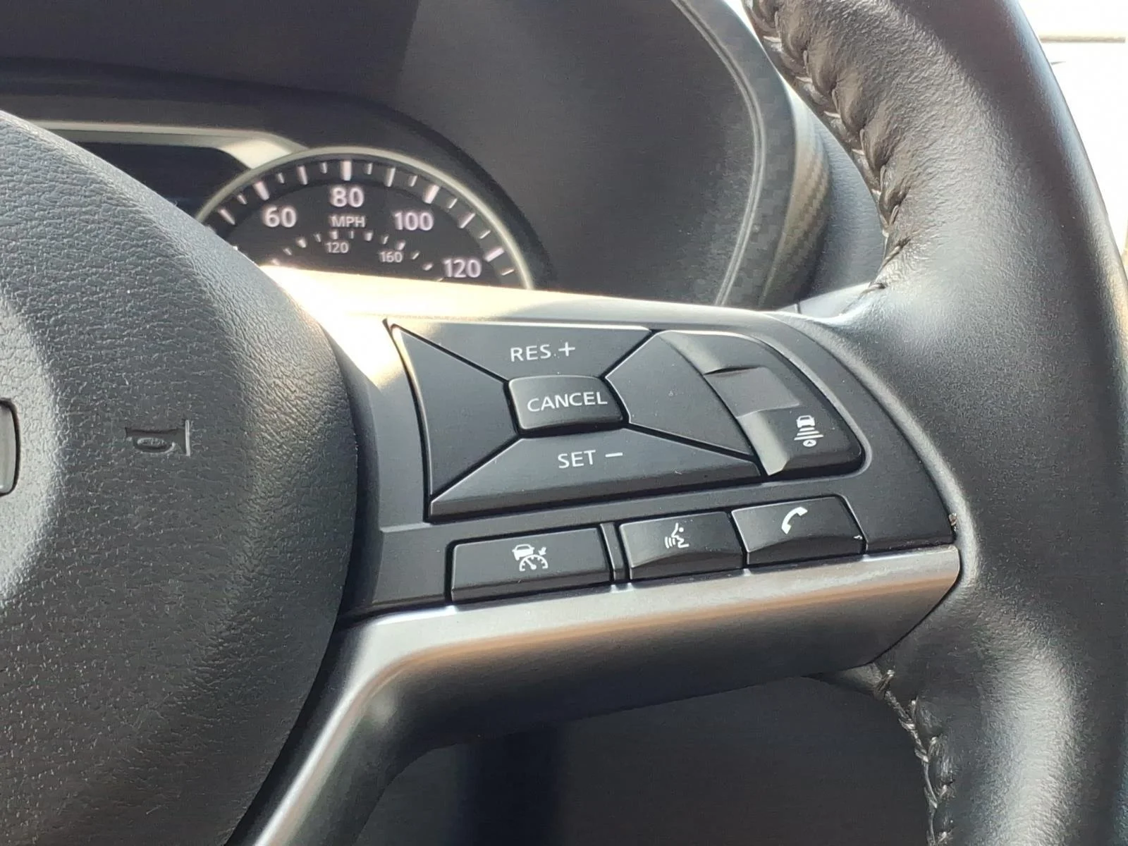 Used 2022 Electric Blue Metallic Nissan SV image 28