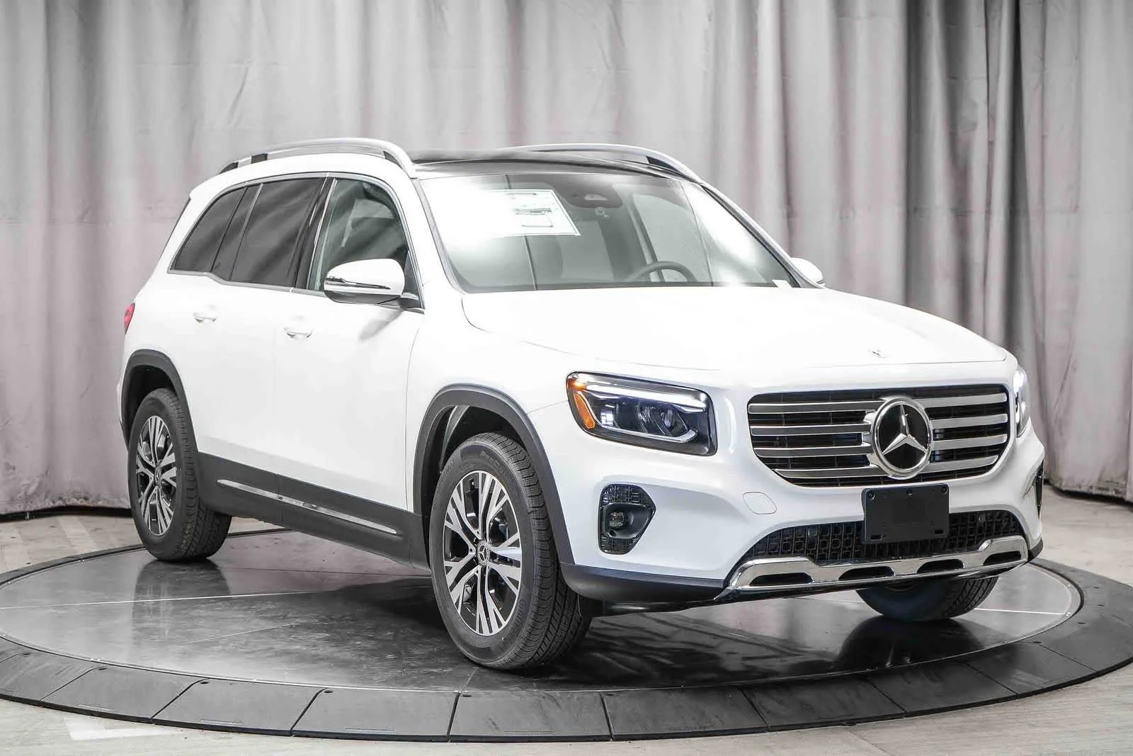 New 2026 Polar White Mercedes-Benz GLB 250 image 44
