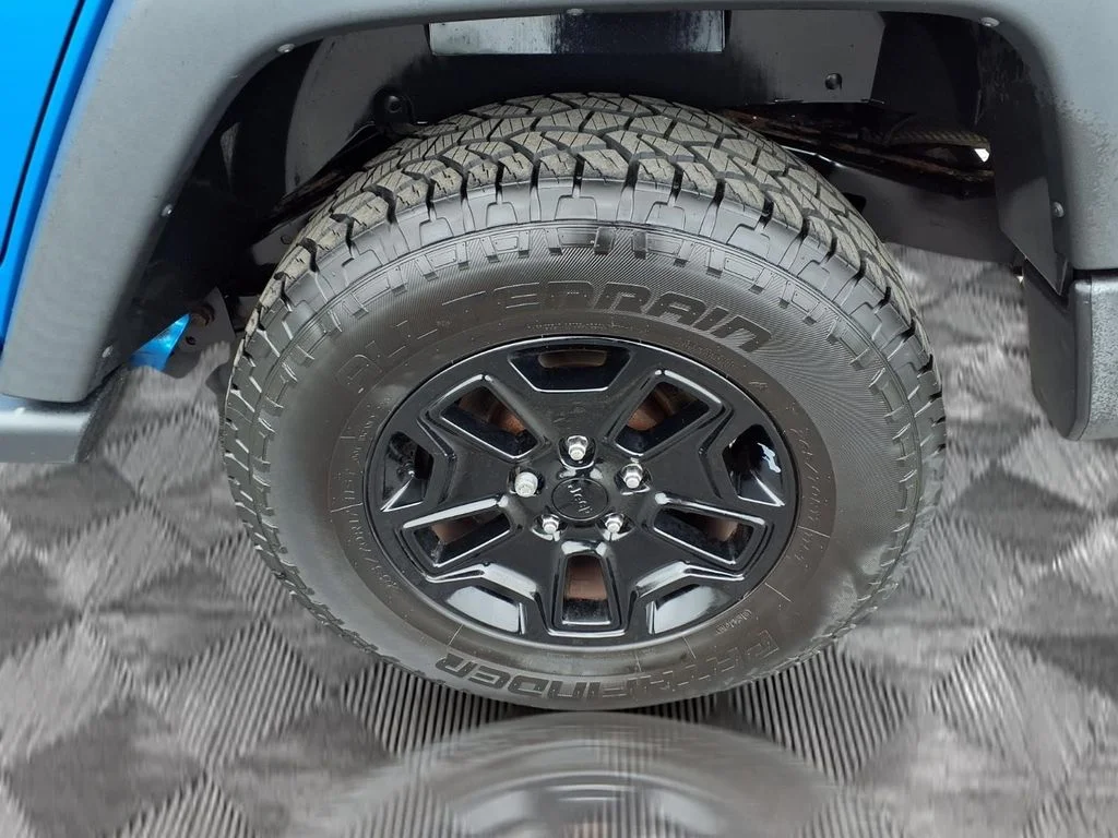 Used 2016 Blue Jeep Unlimited Sport image 21