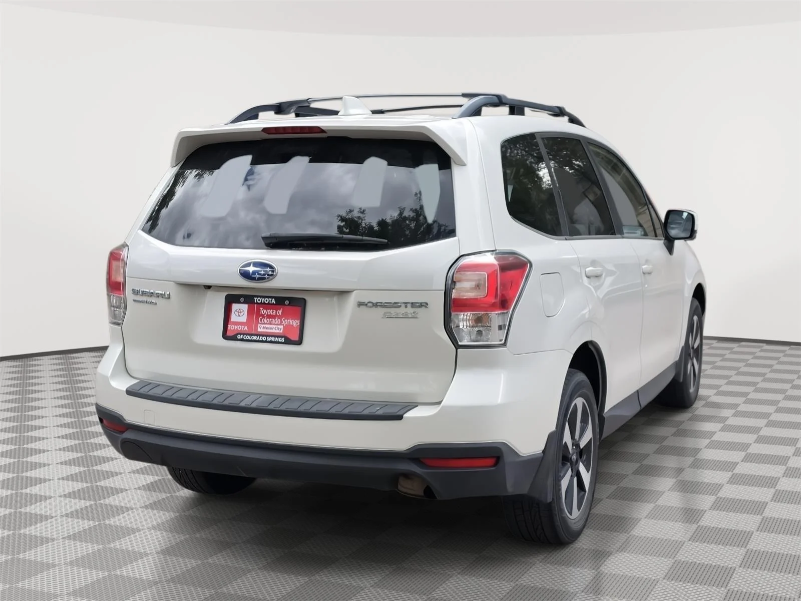 Used 2017 Crystal White Pearl Subaru Premium image 9