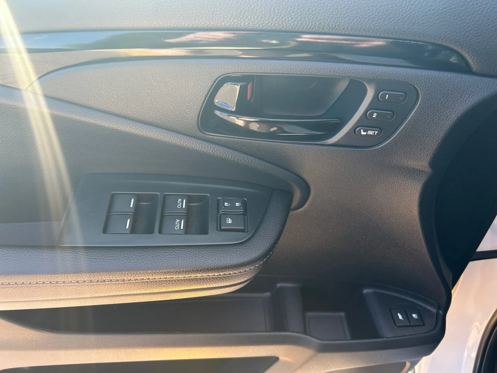 Used 2023 White Honda TOURING AWD image 17