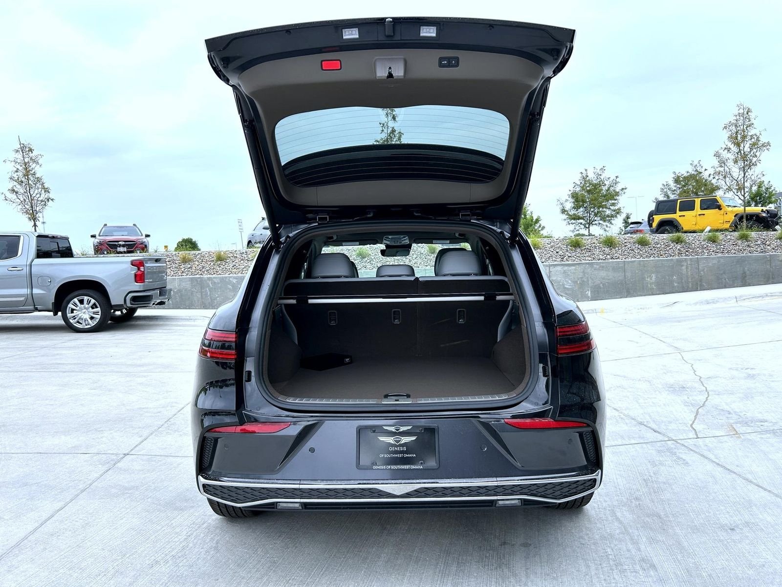 New 2026 Black Genesis 2.5T Advanced image 21