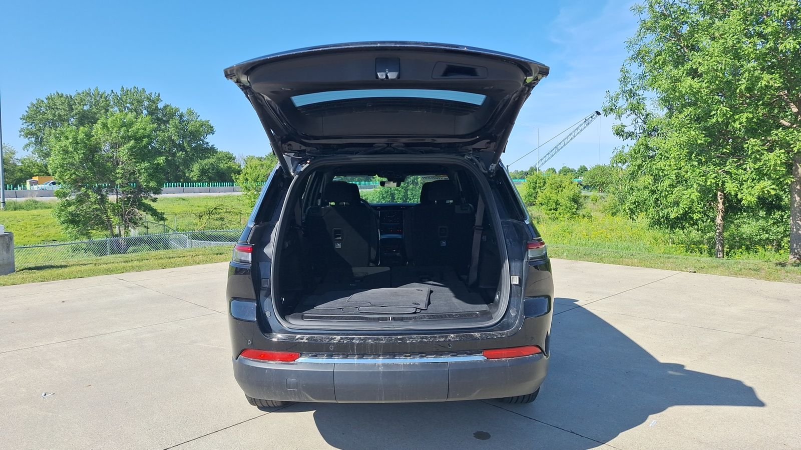 Used 2025 Black Jeep Laredo image 14