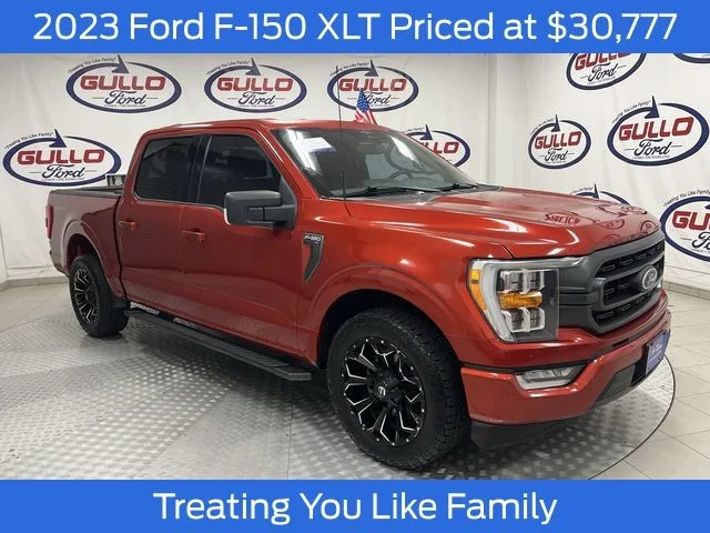 Certified Used 2023 Hot Pepper Red Metallic Tinted Clearcoat Ford XLT image 1