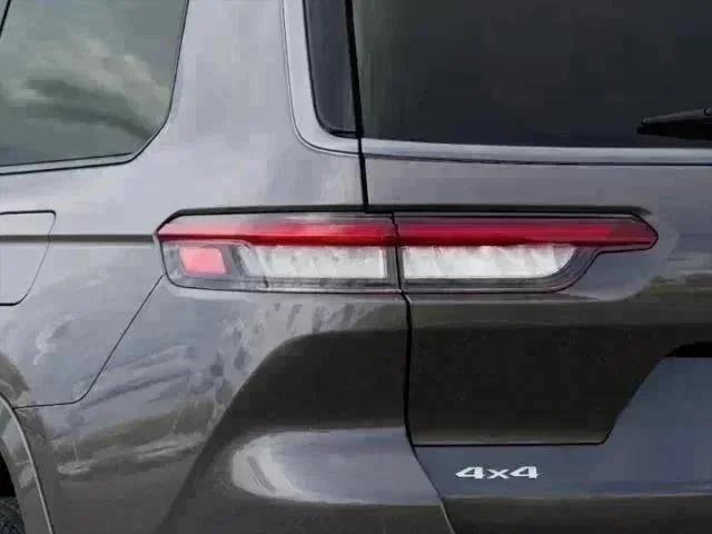 New 2026 Baltic Gray Metallic Clear-Coat Exterior Paint Jeep Limited image 9