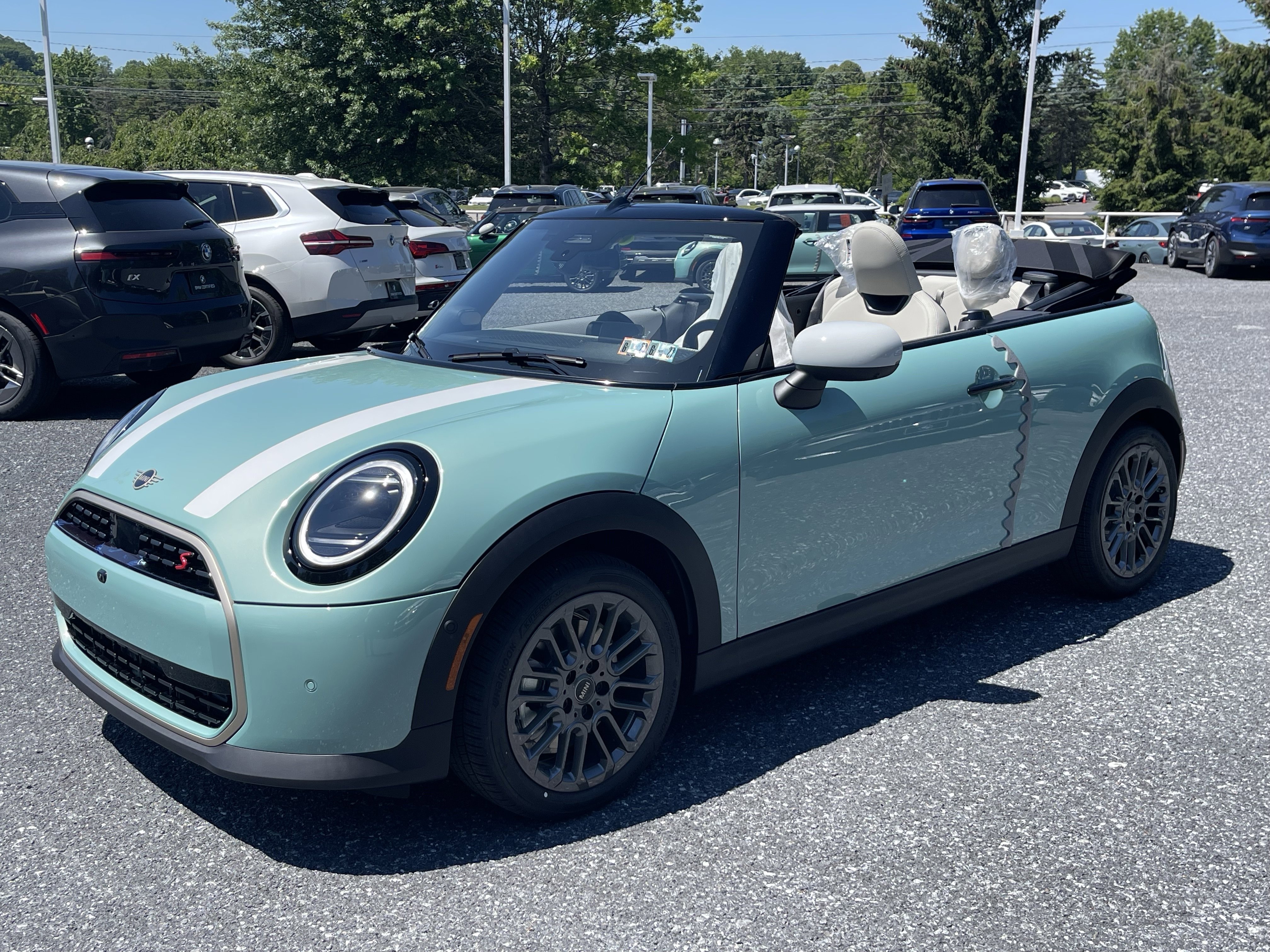 2026 MINI Convertible Cooper S's photo