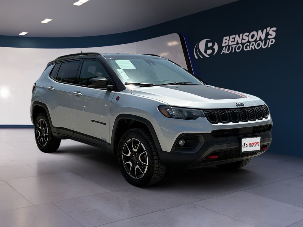 Used 2025 Silver Jeep Trailhawk image 7