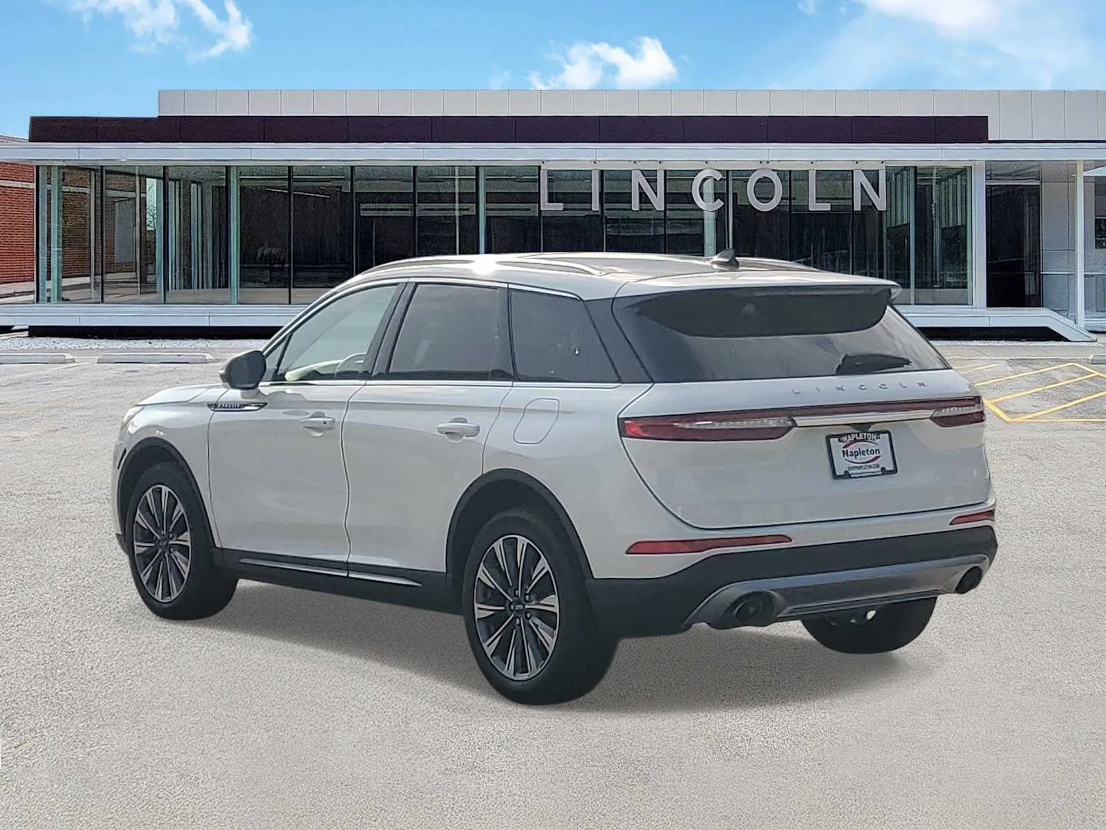 Used 2022 White Lincoln Reserve image 3