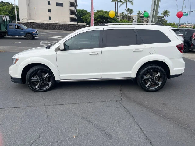 Used 2018 White Dodge Crossroad image 3